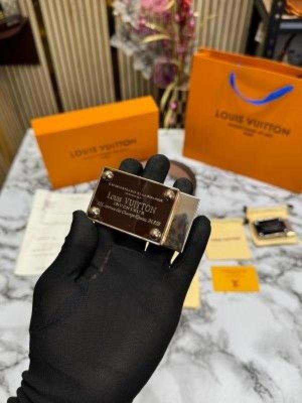 Louis Vuitton BELT COMBO PREMIUM QUALITY WITH OG BOX WITH CARRY BAG - Image 6