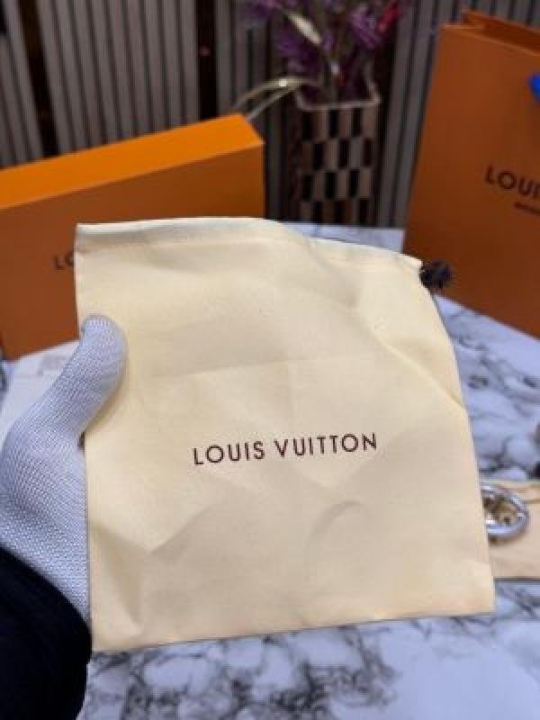 Louis Vuitton BELT COMBO PREMIUM QUALITY WITH OG BOX AND CARRY BAG - Image 8
