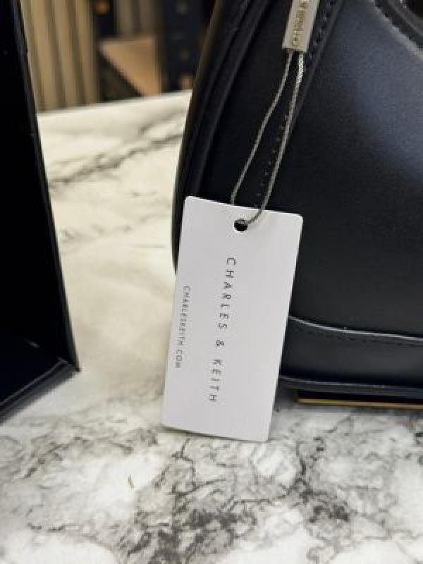 Charles & Keith Charle S & Keith Gift Set In Black Faux Leather Hobo Bag - Best Price Online - Bootery - Image 4