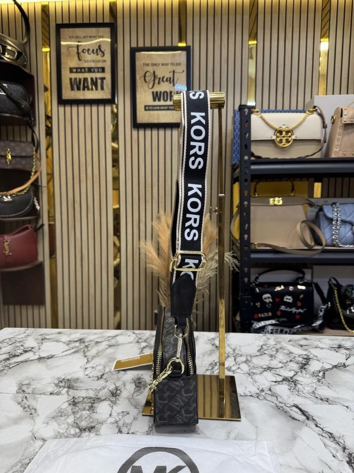 Michael Kors Jet Set Signature Empire Shoulder Bag With Dust Bag - Best Price Online - Style 1 - Bootery - Image 3