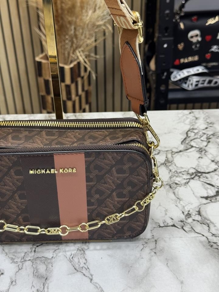 Michael Kors Jet Set Signature Empire Shoulder Bag With Dust Bag Price in India - Style 3 - Buy at Bootery - Image 5