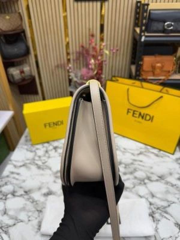 Fendi Comon FF Logo Plaque Handbag With OG Box And Dust Bag Including Carry Bag Premium Quality - Best Price Online - Style 2 - Bootery - Image 4