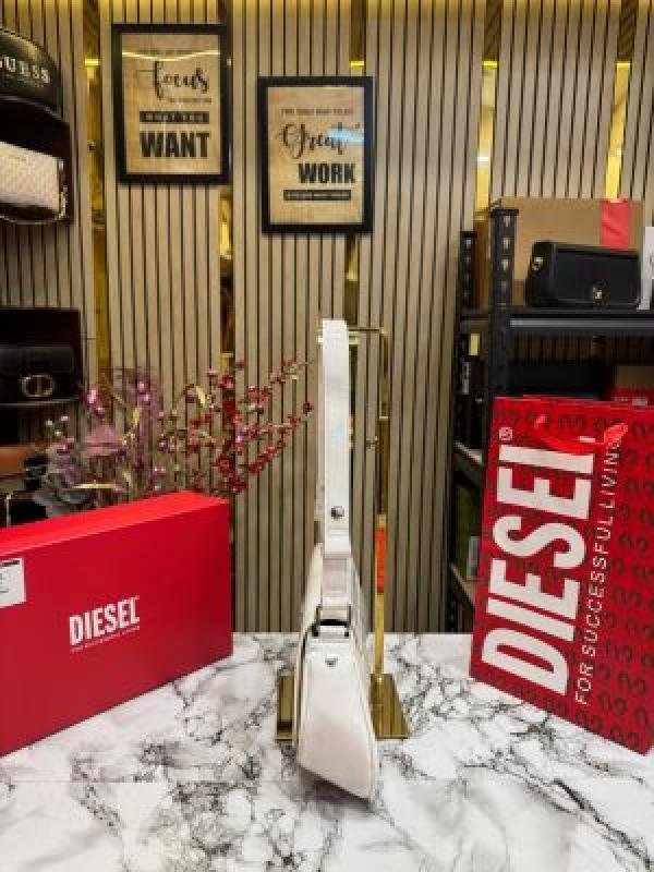 Diesel Play Glossy Shoulder Bag With Box And Dust Bag Including Carry Bag Price in India - Style 3 - Buy at Bootery - Image 3