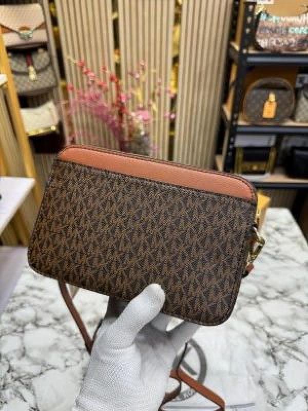 Michael Kors Jet Set Camera Crossbody With Sling With OG Box And Dust Bag - Best Price Online - Bootery - Image 5