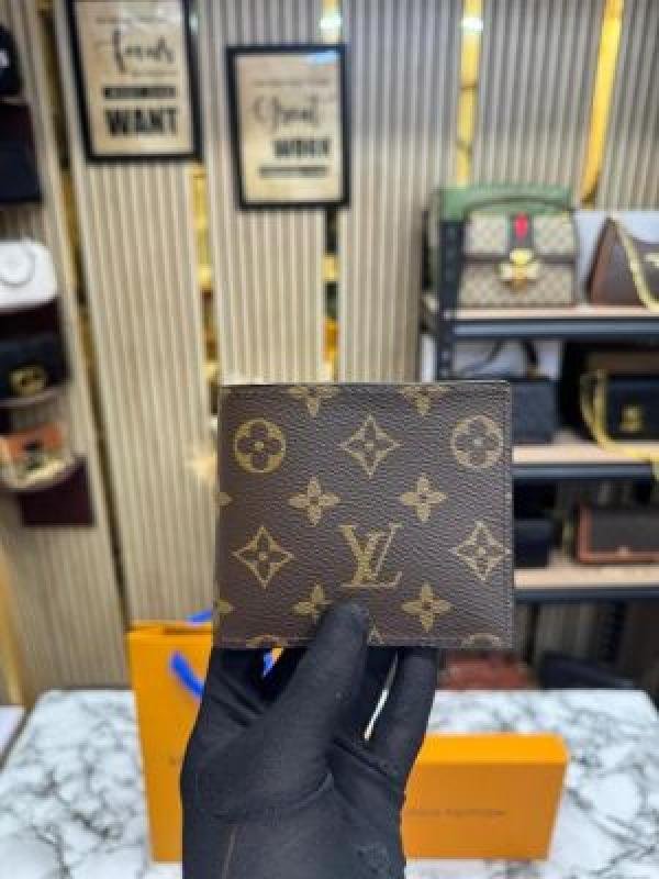 Louis Vuitton Brown Wallet Combo With OG Box & Carry Bag Price in India - Buy at Bootery