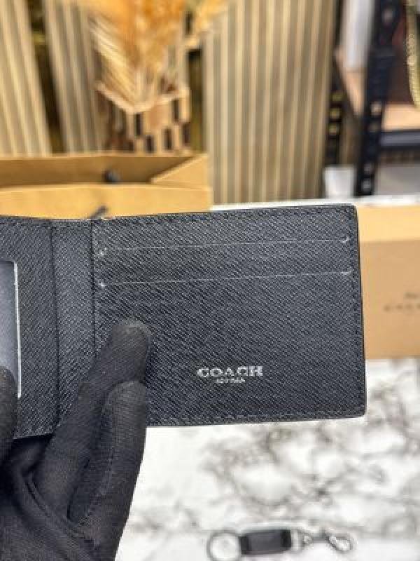Coach Monogram Signature Wallet Combo With Keychain Includes Box Dust Bag And Carry Bag - Image 3