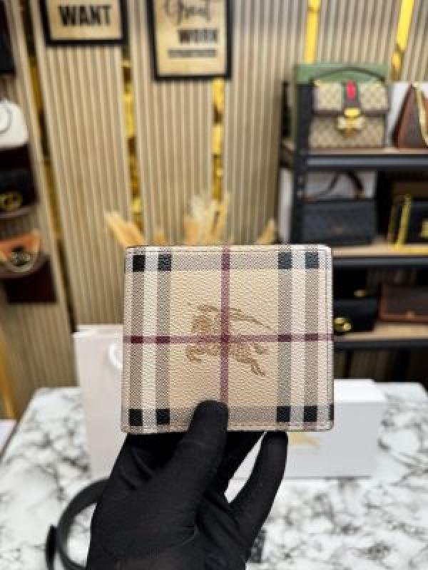 Buy Burberry Wallet Belt Combo With Box And Dust Bag Online in India - Style 2 - Bootery - Image 7