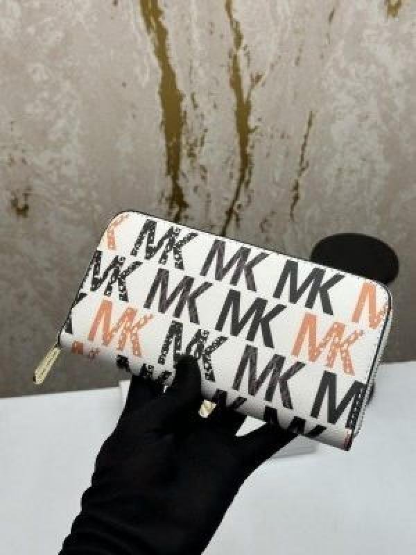 Michael Kors Ladies Wallet Premium Quality With OG Box Price in India - Buy at Bootery - Image 5