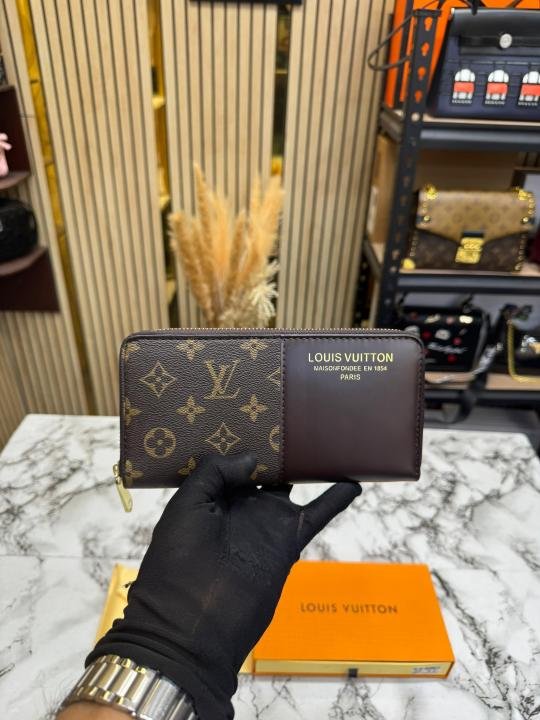 Louis Vuitton Monogram Canvas Zip Around Wallet With Box Price in India - Style 2 - Buy at Bootery - Image 4