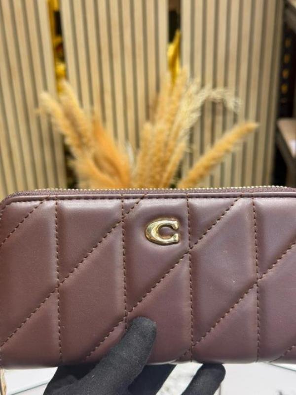 Buy Coach Quilted Zipper Premium Wallet Includes Card Box And Dust Bag Online in India - Bootery - Image 6