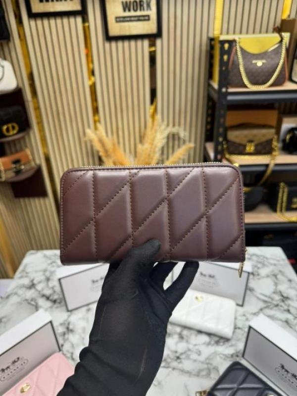 Buy Coach Quilted Zipper Premium Wallet Includes Card Box And Dust Bag Online in India - Bootery - Image 4