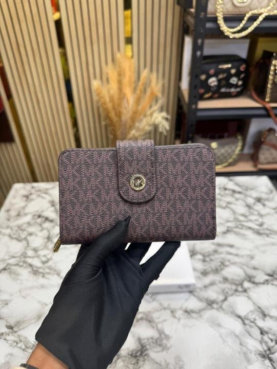 Michael Kors MK Logo Compact Snap Closer Long Wallet With Box - Best Price Online - Bootery - Image 7