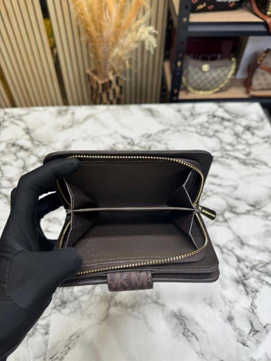 Michael Kors MK Logo Compact Snap Closer Long Wallet With Box - Best Price Online - Bootery - Image 4