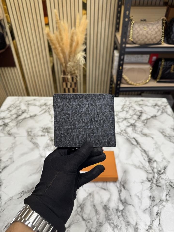 Michael Kors Wallet With OG Box And Dust Bag With Card 60223 - Best Price Online - Bootery - Image 6