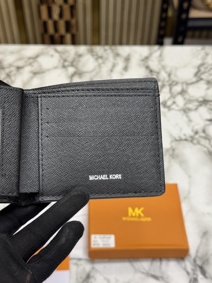 Michael Kors Wallet With OG Box And Dust Bag With Card 60223 - Best Price Online - Bootery - Image 4