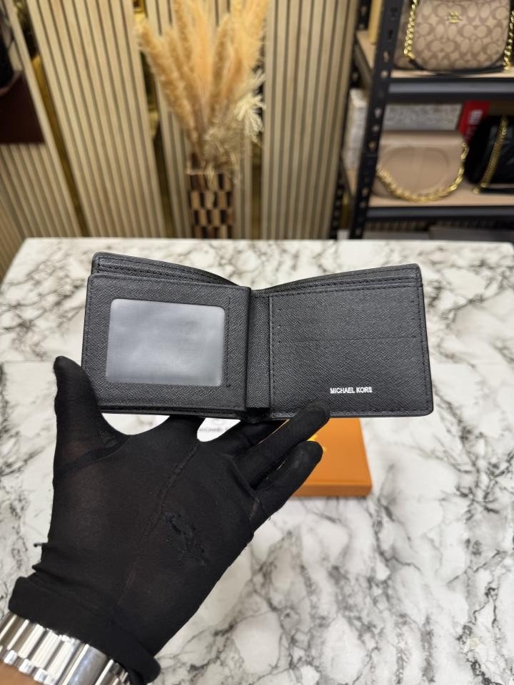Michael Kors Wallet With OG Box And Dust Bag With Card 60223 - Best Price Online - Bootery - Image 3